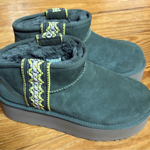 New Ugg Tasman Braid Ultra Mini Green Suede Platform Boots Size 10 - Picture 1 of 3